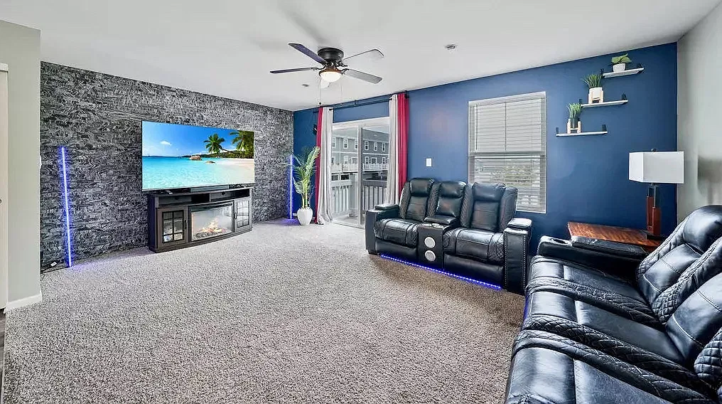 10719 Violette Way — Photo 2