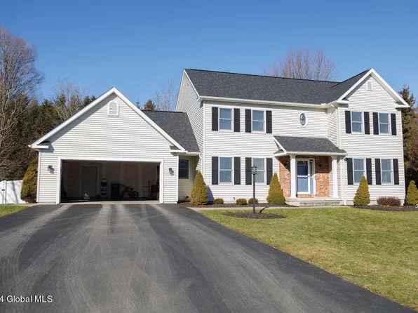 32 Augusta Drive, New Hartford, NY 13413