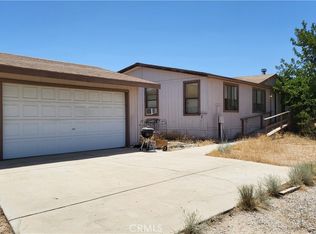 9374 Wolf Dr, Phelan, CA 92371