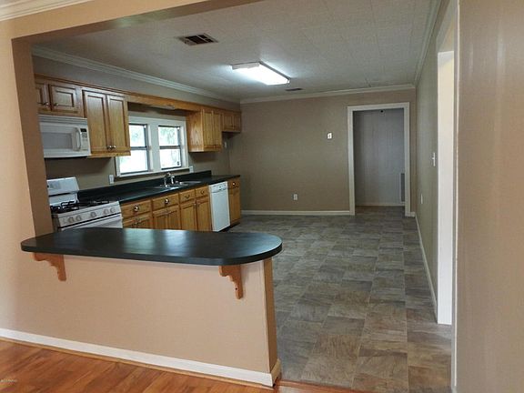 4th image of 505 Ann Dr