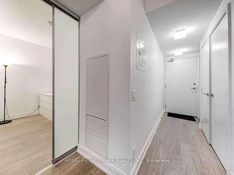 181 Dundas St E #3815 — Photo 2