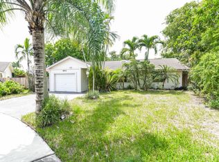 8911 NW 15th Ct, Hollywood, FL 33024