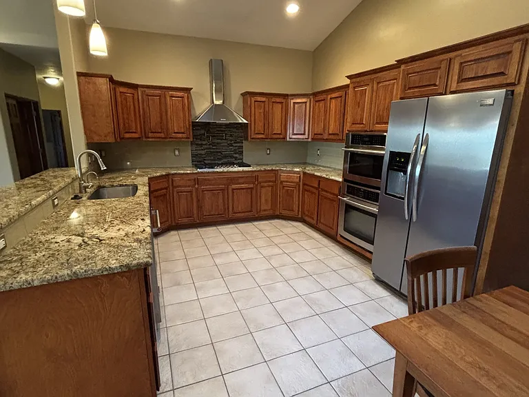 1755 NE Sunset Ln — Photo 4