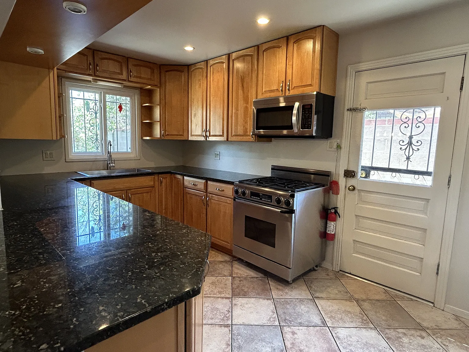 2712 Palomas Drive Northeast - 1 — Photo 4