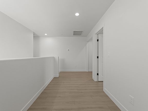 3rd image of 2561 Lexington St
