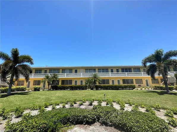473 12th Ave S APT B7, Naples, FL 34102