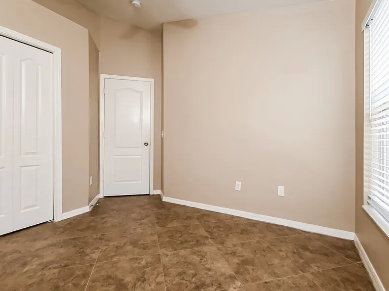 8424 Deer Chase Dr — Photo 14