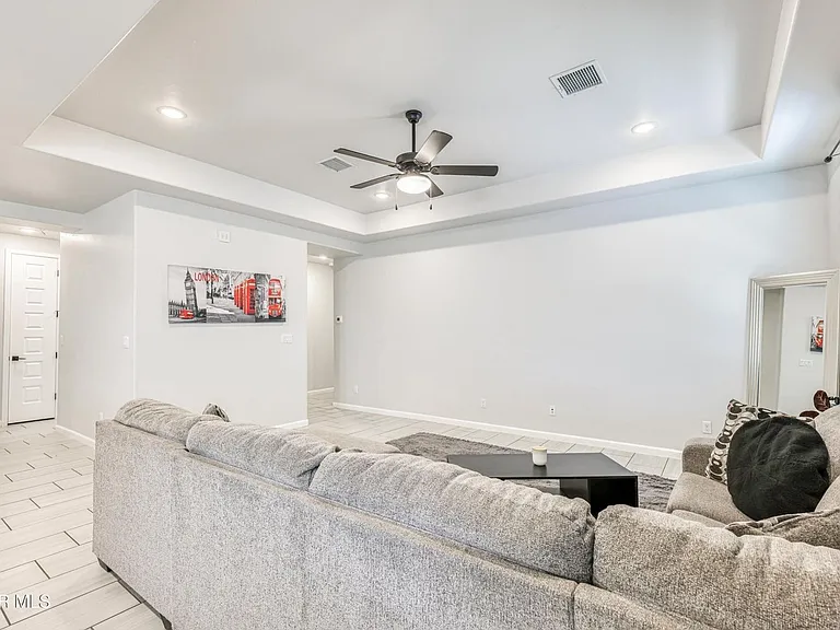 12844 Haxby St — Photo 11