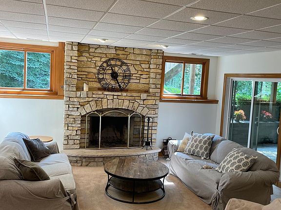 2nd image of 690 Nor Oaks Ct