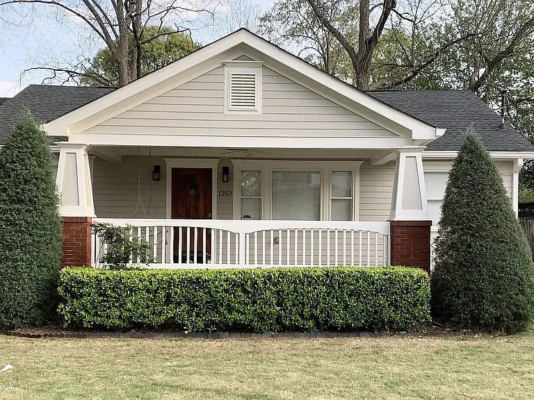 1253 Oak Grove Ave — Photo 1