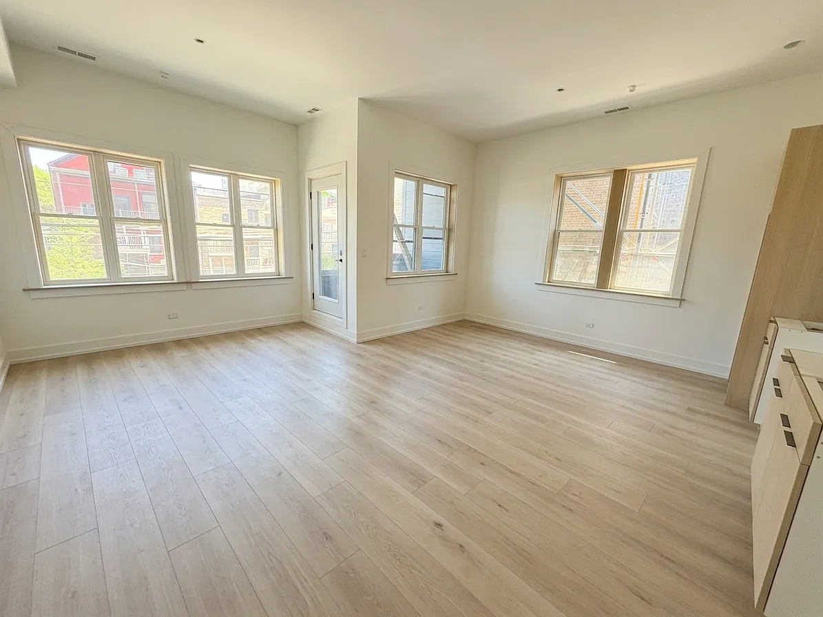 Building Photo - 1317 N Ashland Ave #2R