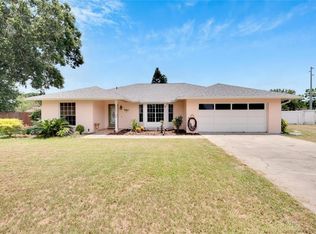 2213 Flaming Arrow Dr, Lakeland, FL 33813