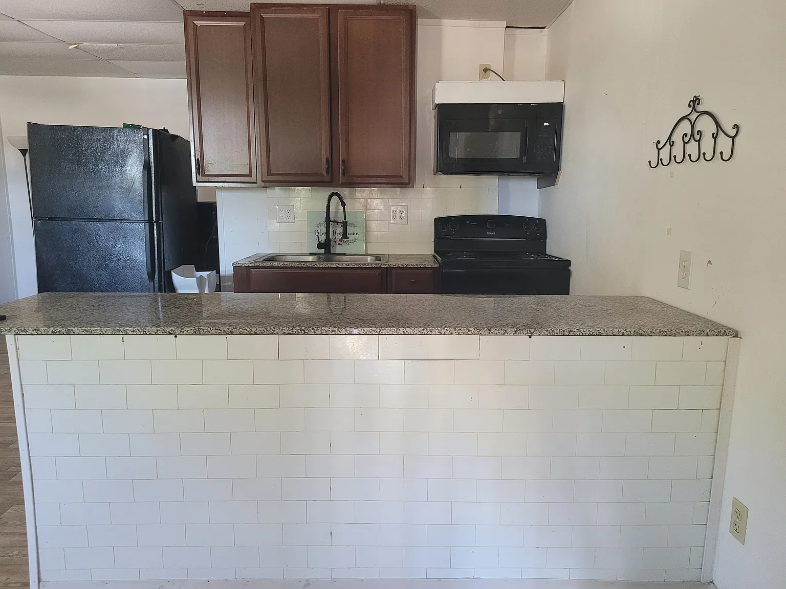 2 bed, 700 sqft, $1,100 — Photo 2