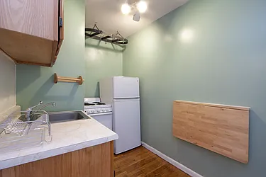 Rented by R New York