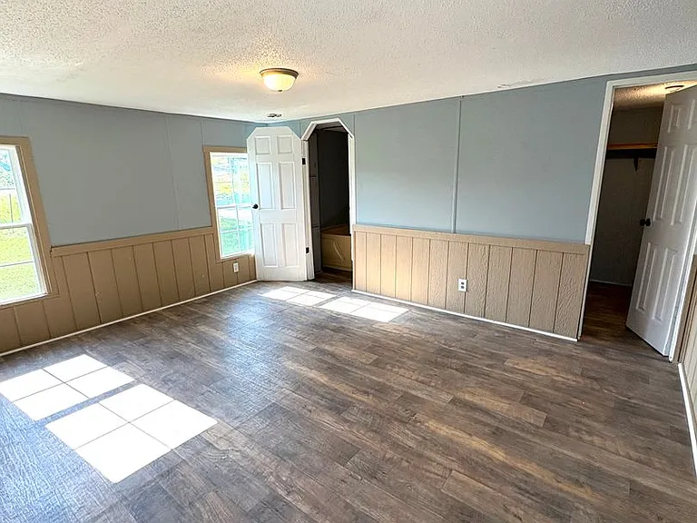 165 Barbara Rd — Photo 4