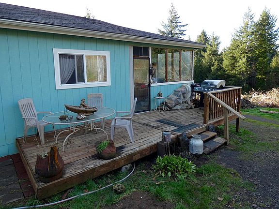 3rd image of 541 N Bayview Ct