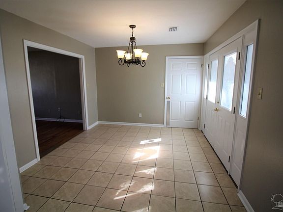 4th image of 3671 Cherry Laurel Dr