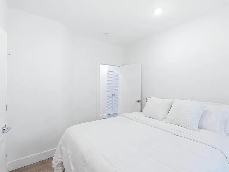 290 Griffith St #1 — Photo 17