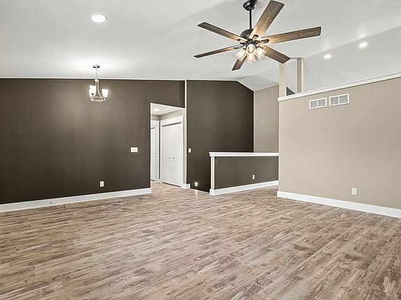 4th image of 1046 Tebala Blvd
