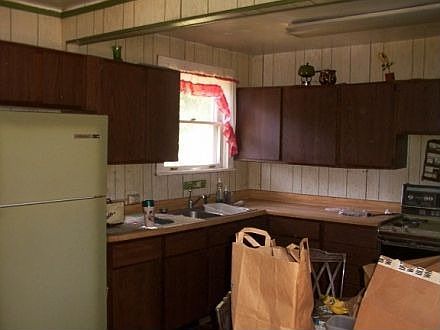 2nd image of 602 Spar St