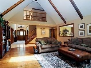 589 Groen Ct, Schaumburg, IL 60193