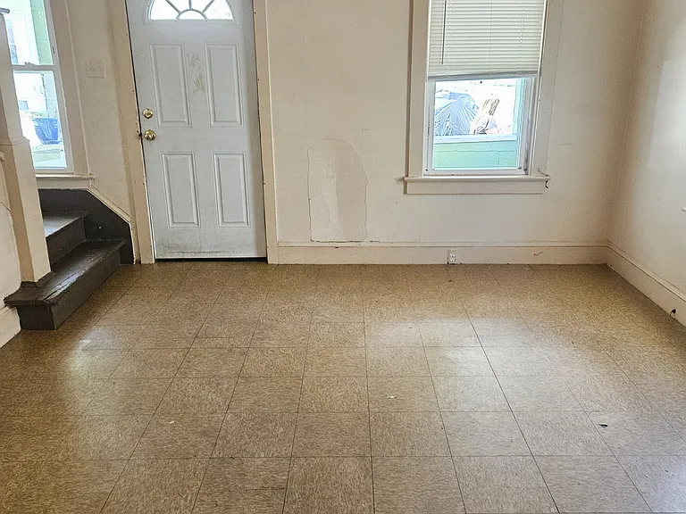 48 Beacon St #2 — Photo 4