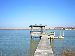 340 Shadow Race Ln, Folly Beach, SC 29439