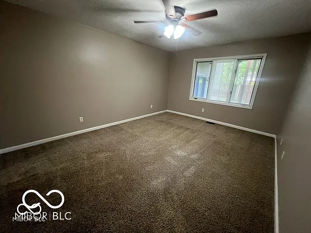 945 Fox Hill Dr — Photo 14