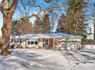 10 Margo Dr, Fairport, NY 14450