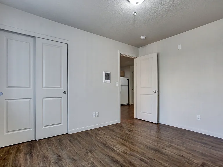 Riva Courtyard Apartments — Photo 19