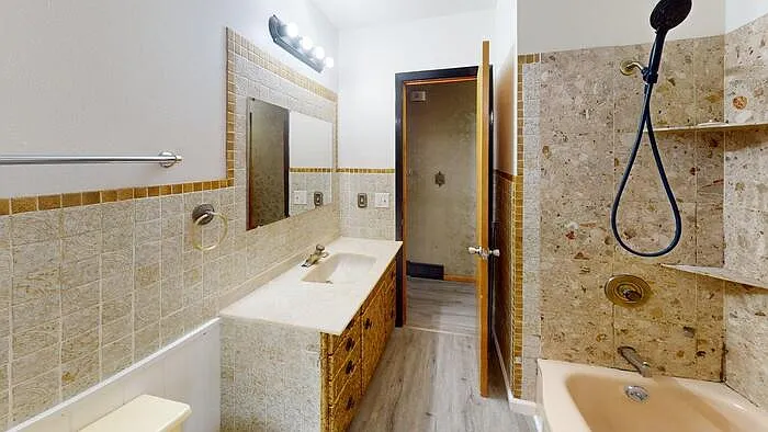 5 bed, 3.0 bath, $2,099 — Photo 2