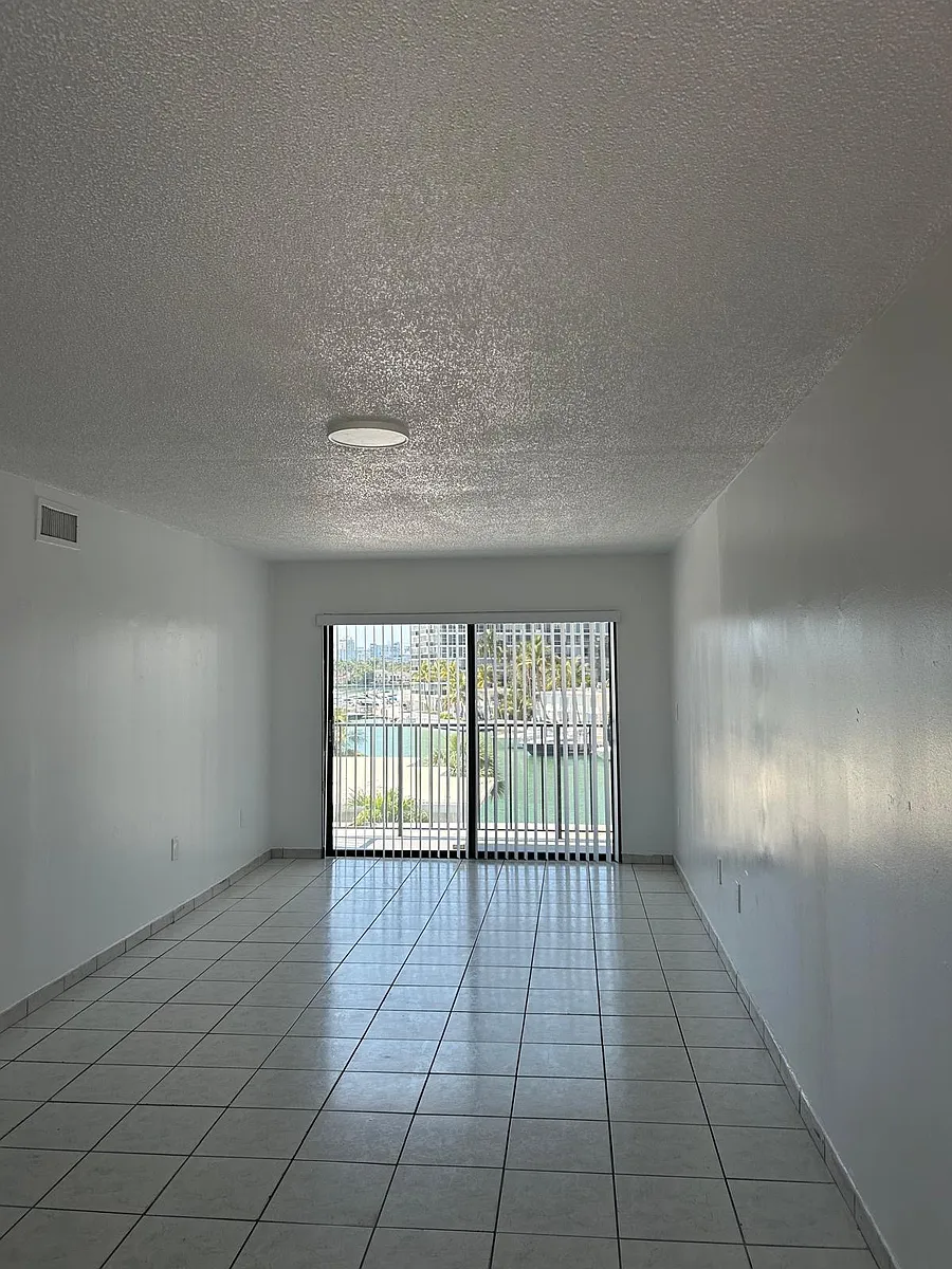 Building Photo - 7090 Bonita Dr #413