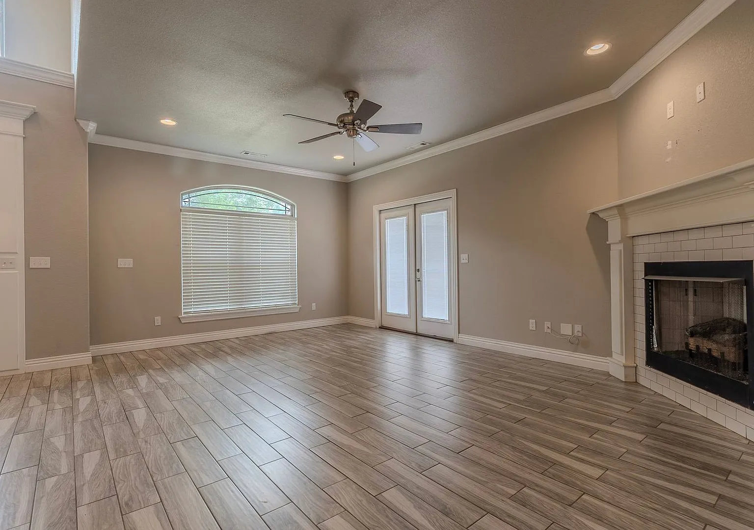 Upscale 4 Bed, 2.5 Bath Available in Fayetteville! — Photo 3