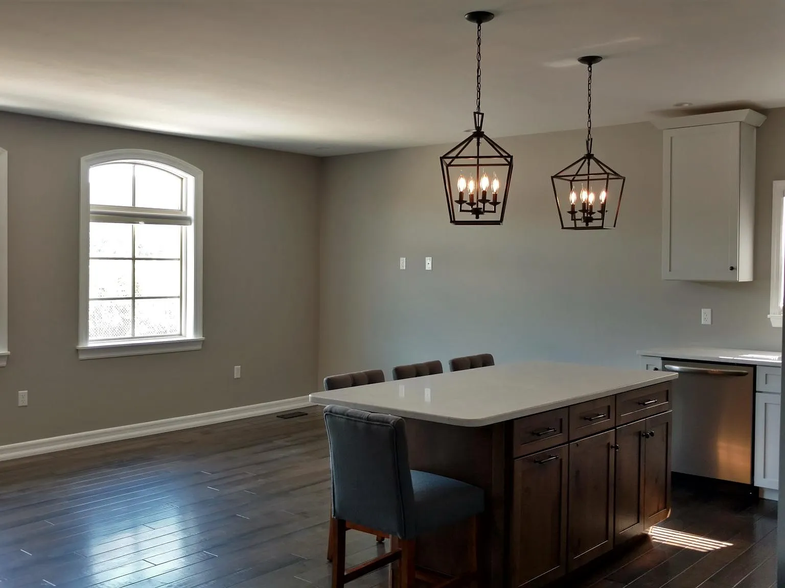 2 bed, $1,350 — Photo 3