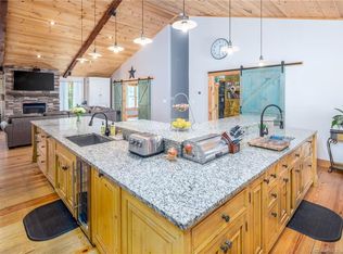 30 Indian Inn Rd, Thompson, CT 06277