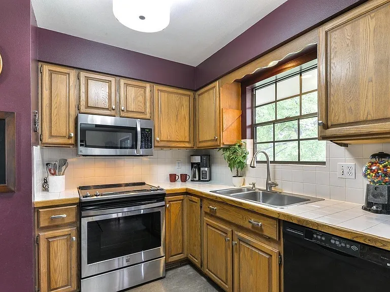 2025 Sheffield Ct — Photo 19