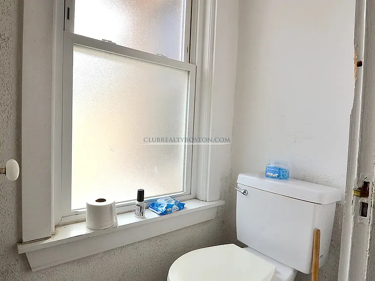 28 Highgate St — Photo 4