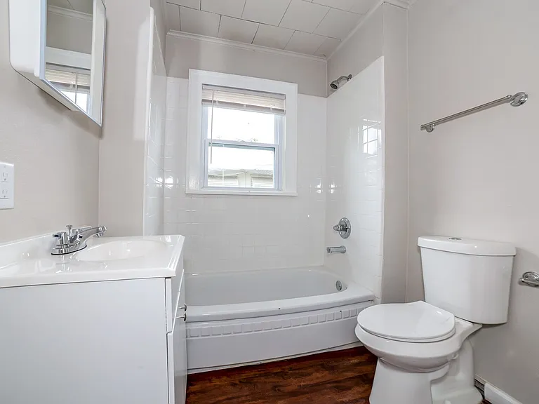 1733 E Marshall St — Photo 11