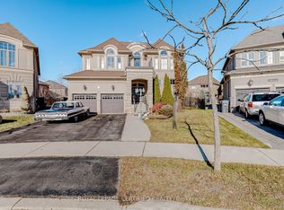 13 Chinzan Way SW, Brampton, ON L6X0X4