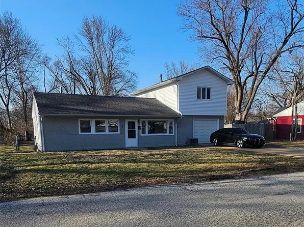 3 Agnes Dr, Cahokia, IL 62206