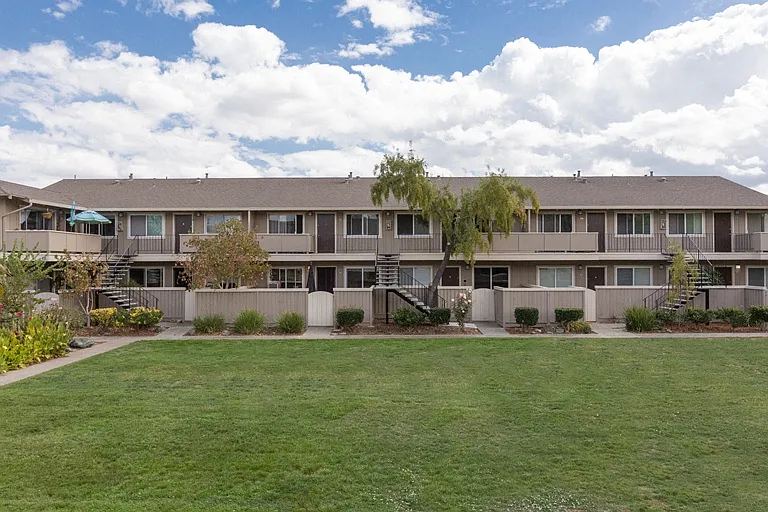 Los Gatos Gardens — Photo 16