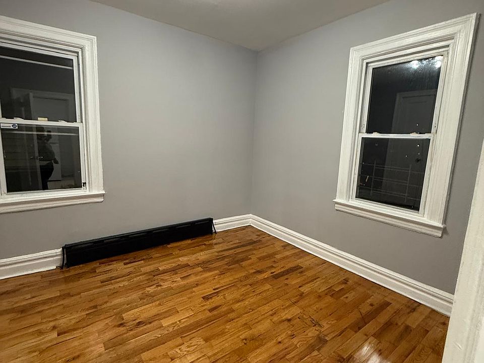 1st image of 175 Corson Ave #1