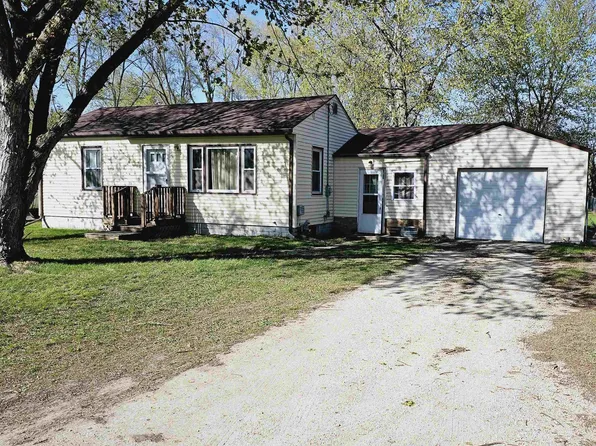 308 2nd St, Washburn, IA 50702