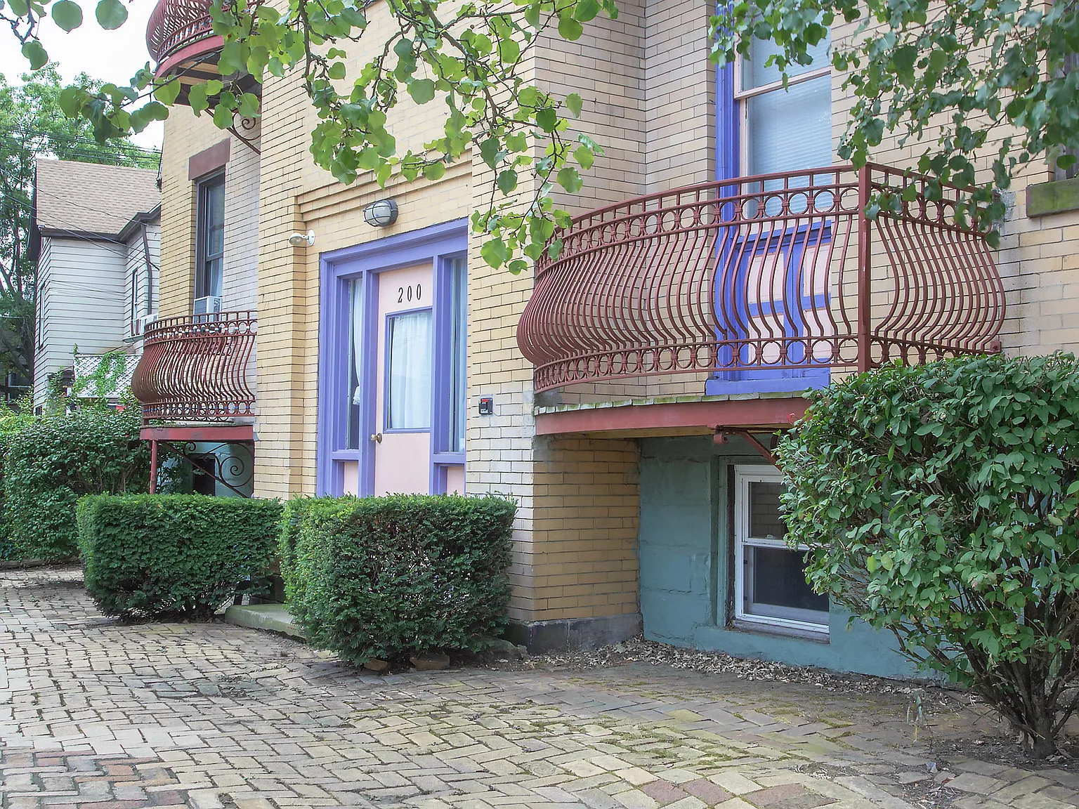 2 bed, 910 sqft, $1,300 — Photo 1