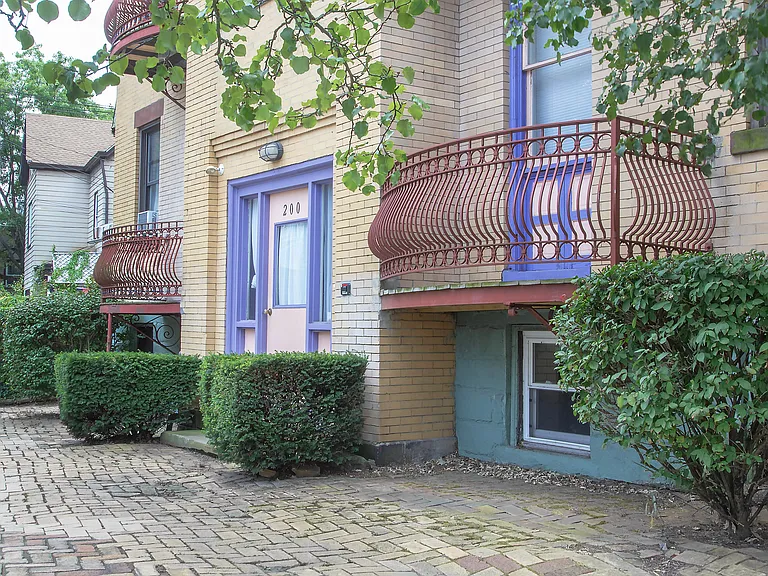 200 Franklin Ave #2 — Photo 1