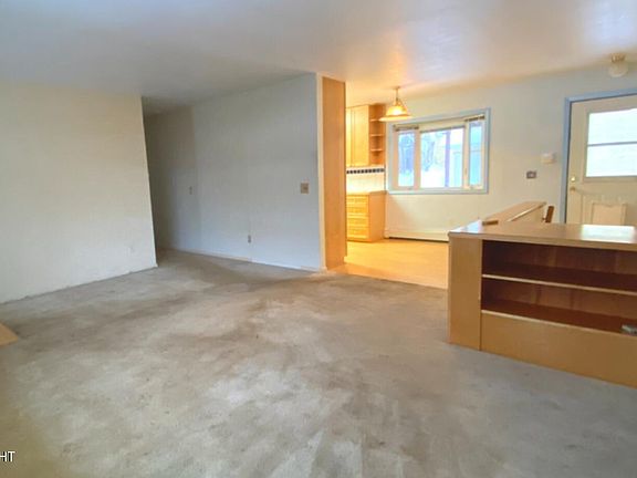 3rd image of 6636 Mulberry Dr