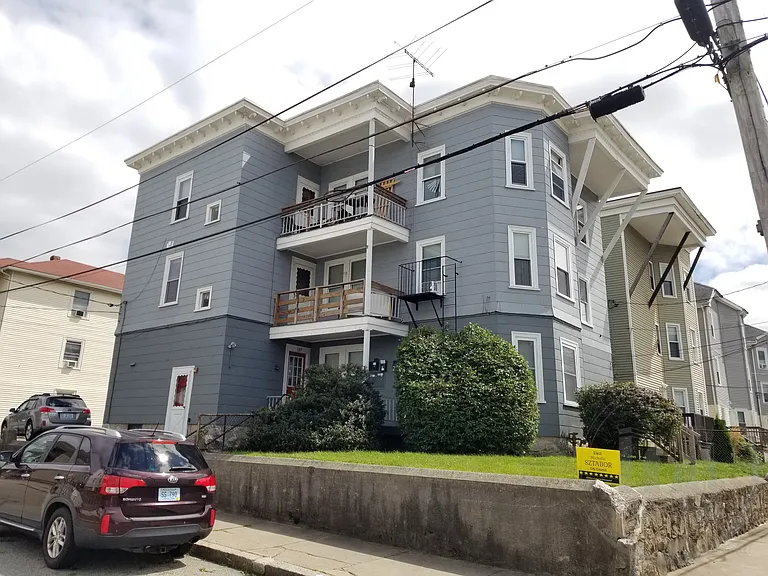  127 Burnside Ave 2ndFlr 2B/1B FreshPaint Spacious NewerFloors PetsOK — Photo 9