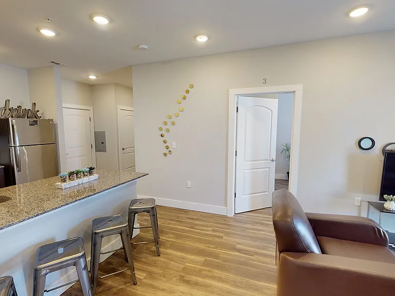 The-Quarters-Bloomington-4-BED-4-BATH-Dining-1