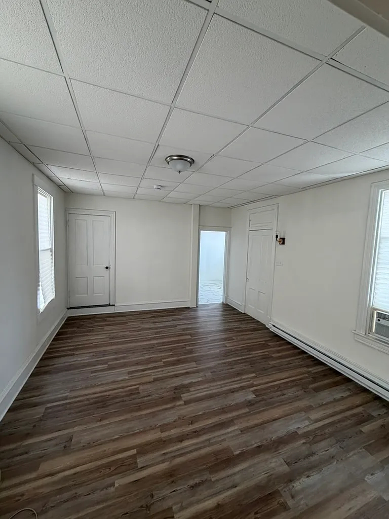 3 bed, 1150 sqft, $1,550 — Photo 2
