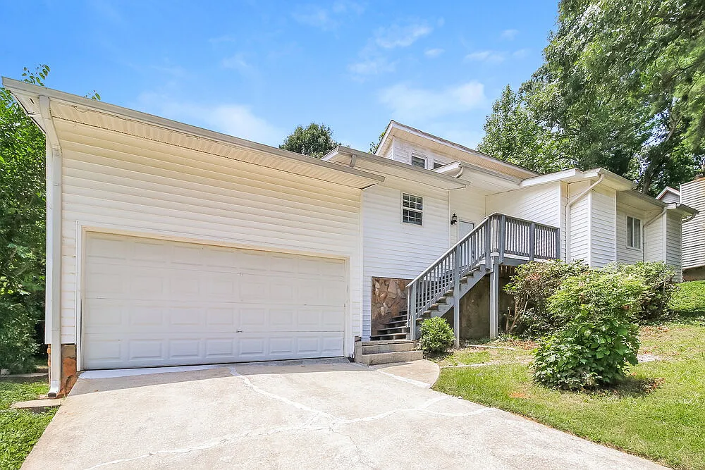 3 bed, 2.0 bath, 1469 sqft, $1,845 — Photo 4